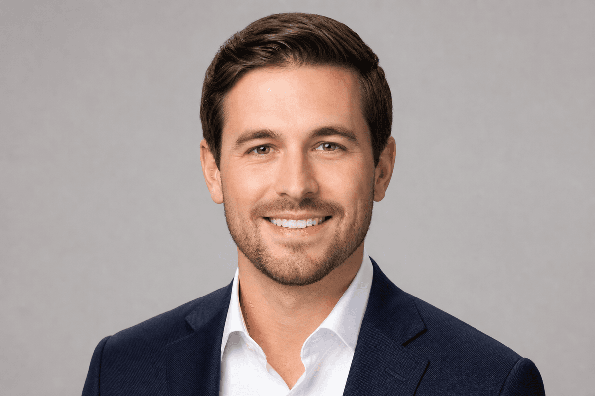 AI LinkedIn headshot example
